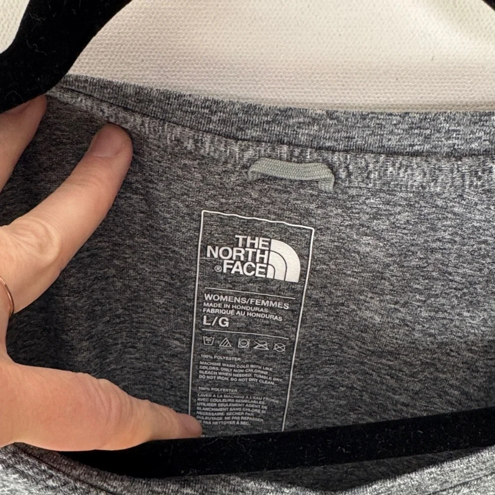 The North Face Tee Shirt - Women's Large - Picture 3 of 4